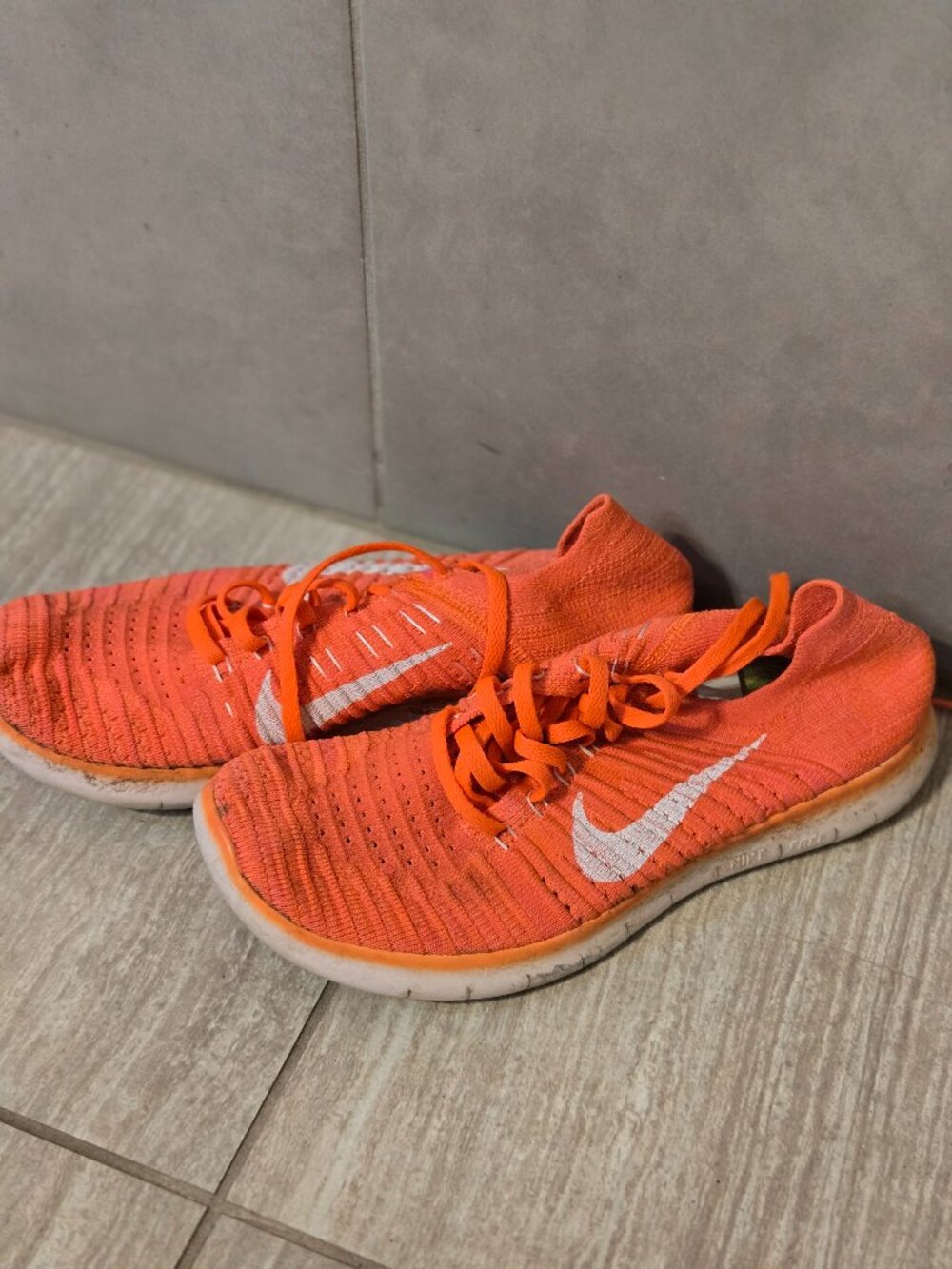 Nike Free RN Motion Flyknit - Pink/White sz9